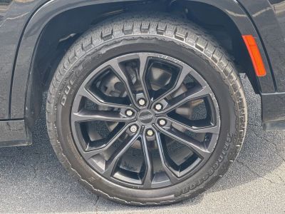 2023 Jeep Grand Wagoneer - Photo 12