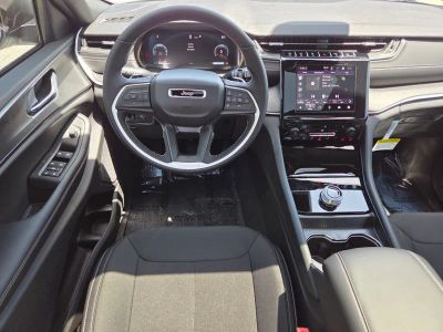 2026 Jeep Grand Cherokee — photo 11 view