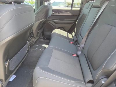 2026 Jeep Grand Cherokee — photo 8 view