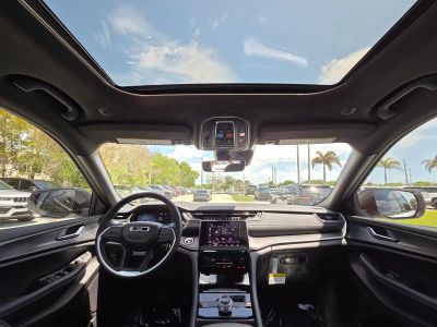 2026 Jeep Grand Cherokee — photo 10 view