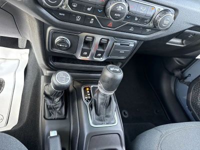 2026 Jeep Wrangler — photo 18 view