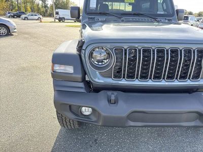 2026 Jeep Wrangler — photo 7 view