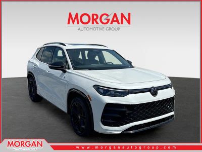 2026 Volkswagen Tiguan SE R-Line Black in White Pearl — front three-quarter view