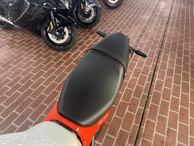 2025 Yamaha XSR900 - Photo 11