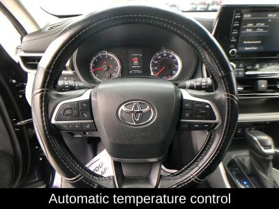 2022 Toyota Highlander LE - Photo 20