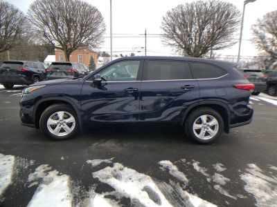 2022 Toyota Highlander LE - Photo 33