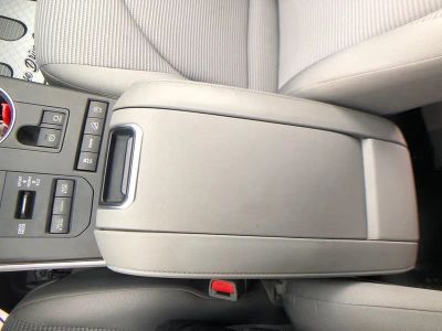 2022 Toyota Highlander LE - Photo 27