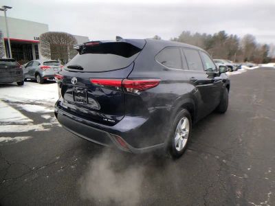 2022 Toyota Highlander LE - Photo 30
