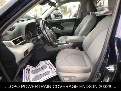 2022 Toyota Highlander LE - Photo 19