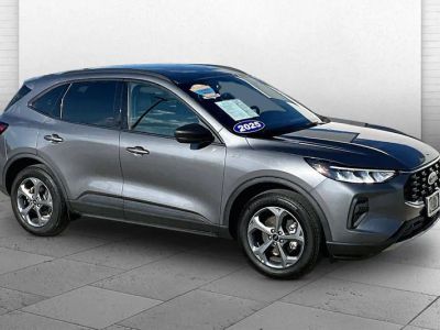 2025 Ford Escape ST-Line in Carbonized Gray M — front three-quarter view