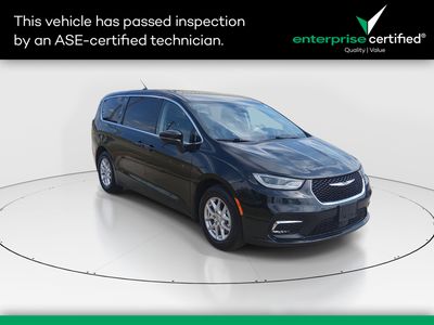 2023 Chrysler Pacifica Touring L FWD — front three-quarter view