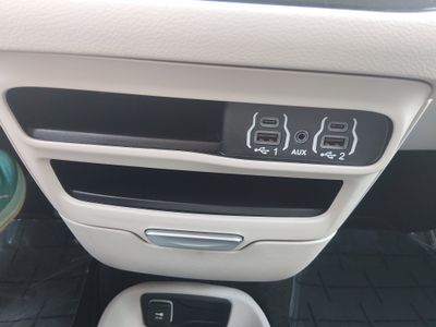 2023 Chrysler Pacifica — photo 20 view