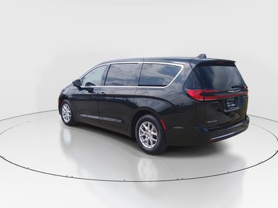 2023 Chrysler Pacifica — detail view