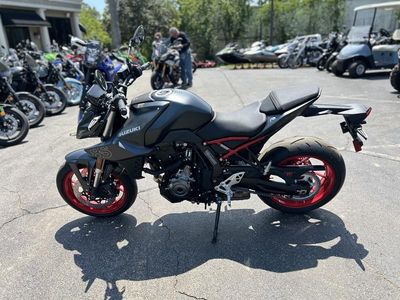2025 Suzuki GSX-8S - Photo 3