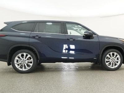 2026 Toyota Highlander Hybrid — photo 30 view