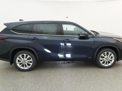 2026 Toyota Highlander Hybrid — photo 14 view