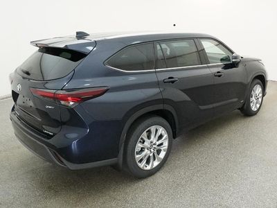 2026 Toyota Highlander Hybrid — photo 12 view