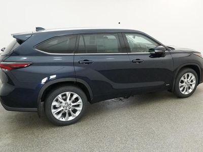 2026 Toyota Highlander Hybrid — photo 13 view