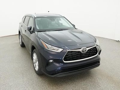 2026 Toyota Highlander Hybrid — photo 17 view