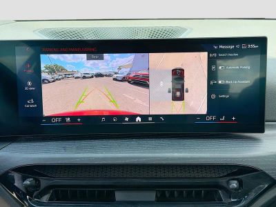 2025 BMW 3 Series — photo 32 view