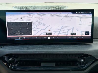 2025 BMW 3 Series — photo 31 view
