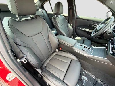 2025 BMW 3 Series — photo 14 view