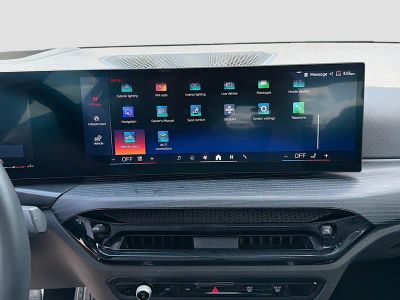 2025 BMW 3 Series — photo 29 view