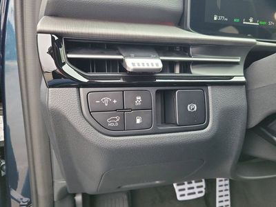 2026 Kia Sportage Plug-In Hybrid — photo 10 view