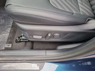 2026 Kia Sportage Plug-In Hybrid — photo 9 view