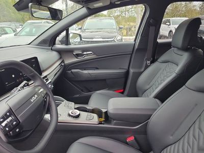 2026 Kia Sportage Plug-In Hybrid — photo 8 view