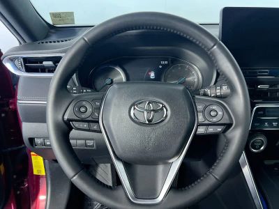 2024 Toyota Venza — photo 12 view