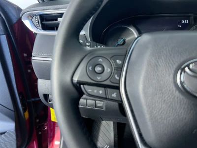 2024 Toyota Venza — photo 13 view