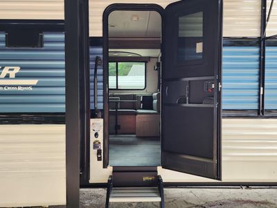 2025 Keystone 331BH25 - Photo 7