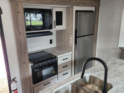 2025 Keystone 331BH25 - Photo 10
