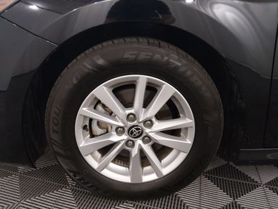2025 Toyota Camry — photo 10 view