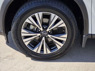 2023 Nissan Rogue — photo 7 view
