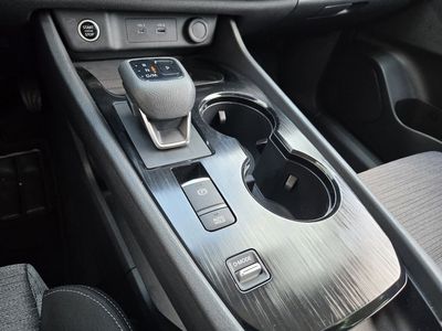 2023 Nissan Rogue — photo 14 view