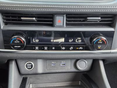 2023 Nissan Rogue — photo 13 view