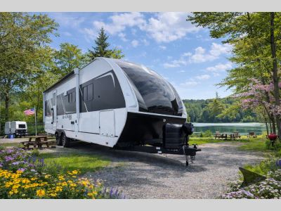 2026 Wayfinder RV GO EXPLORE LTD — front three-quarter view