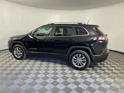 2019 Jeep Cherokee — side profile view