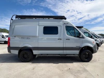 2027 Winnebago REVEL SPORT — photo 18 view