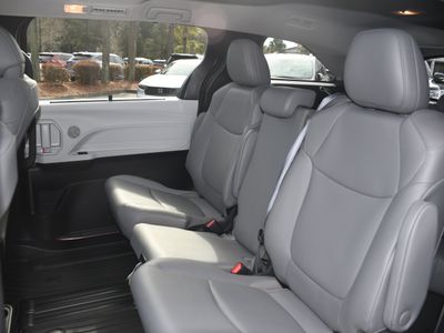 2025 Toyota Sienna - Photo 16
