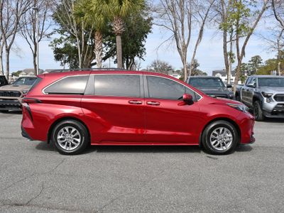 2025 Toyota Sienna - Photo 24
