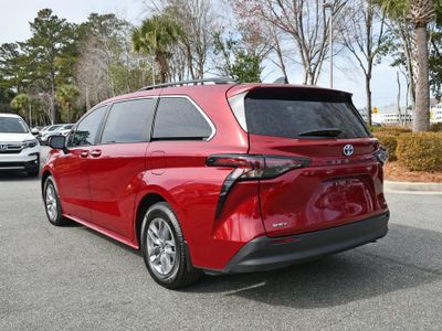2025 Toyota Sienna - Photo 3