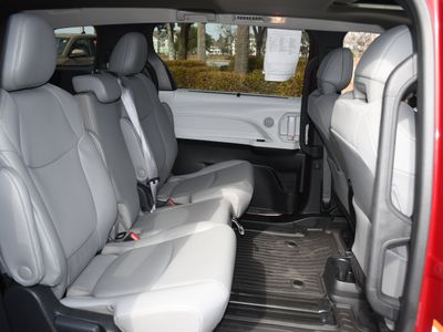 2025 Toyota Sienna - Photo 19