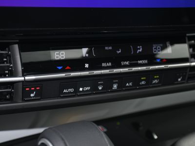 2025 Toyota Sienna - Photo 15