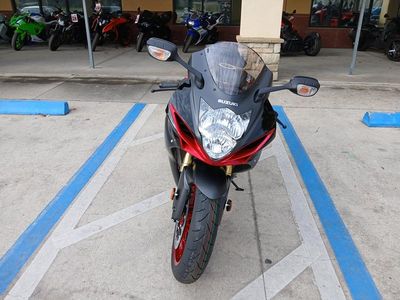 2026 Suzuki GSX-R750 - Photo 16