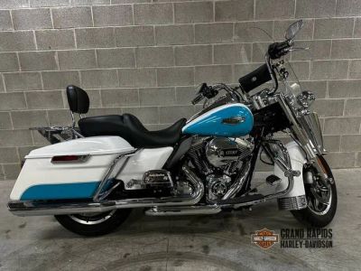 2016 Harley-Davidson® FLHR - Road King® — front three-quarter view