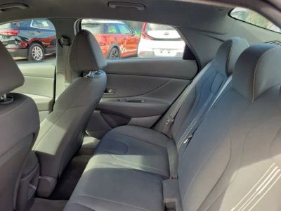 2024 Hyundai Elantra — photo 28 view