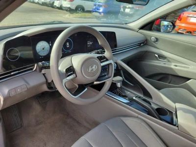 2024 Hyundai Elantra — photo 11 view